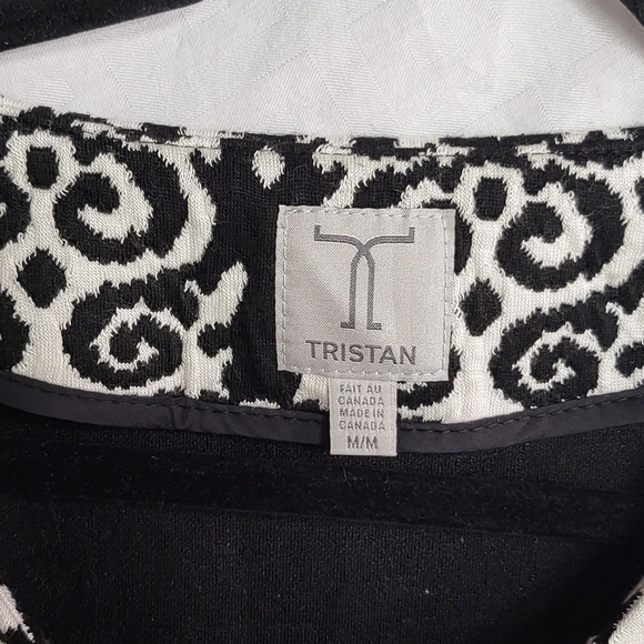 Back and white, caped sleve - Picture 3 of 4